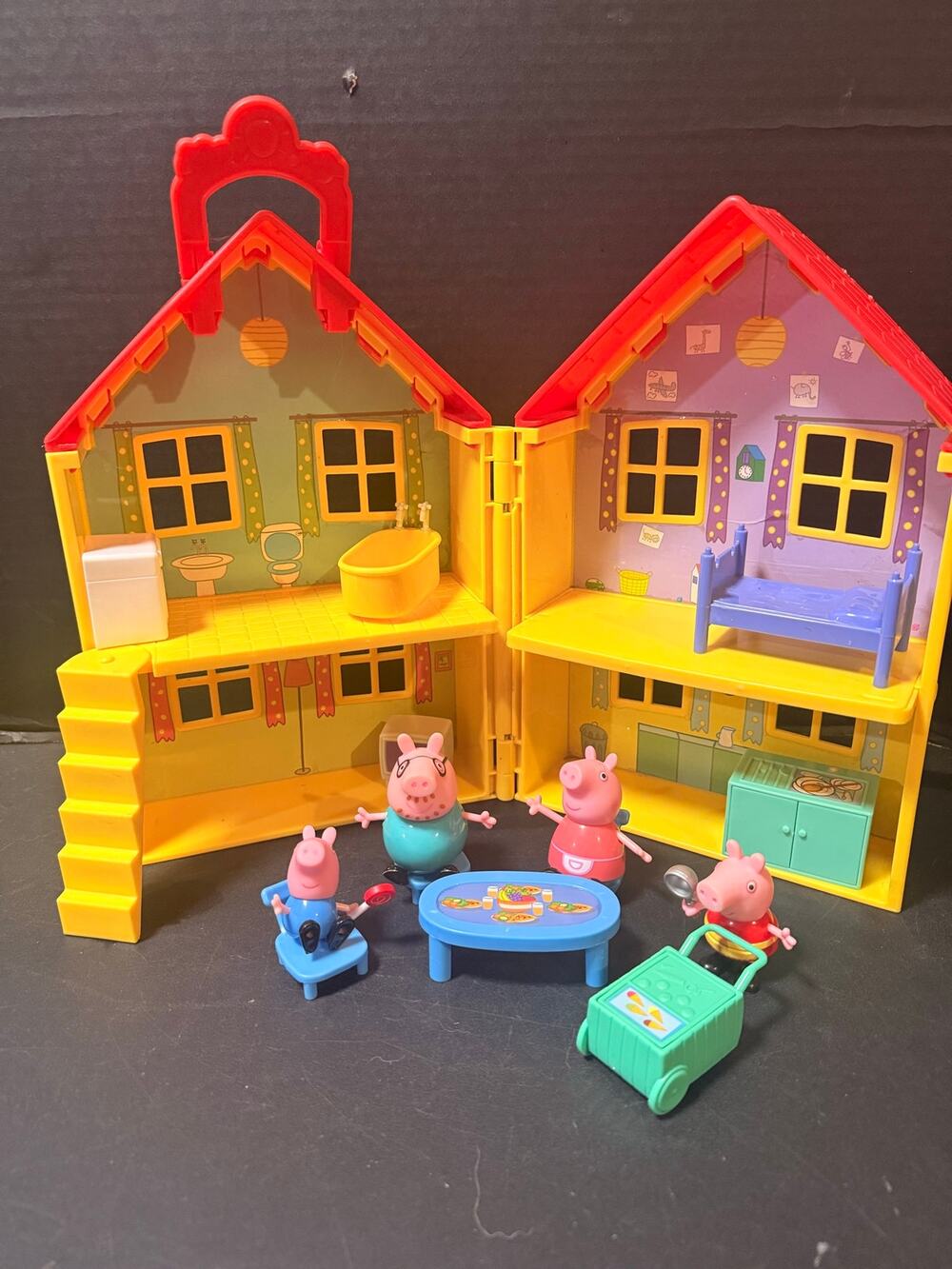 Peppa Pig’s House Set #2 foldable house furniture 4 figures car